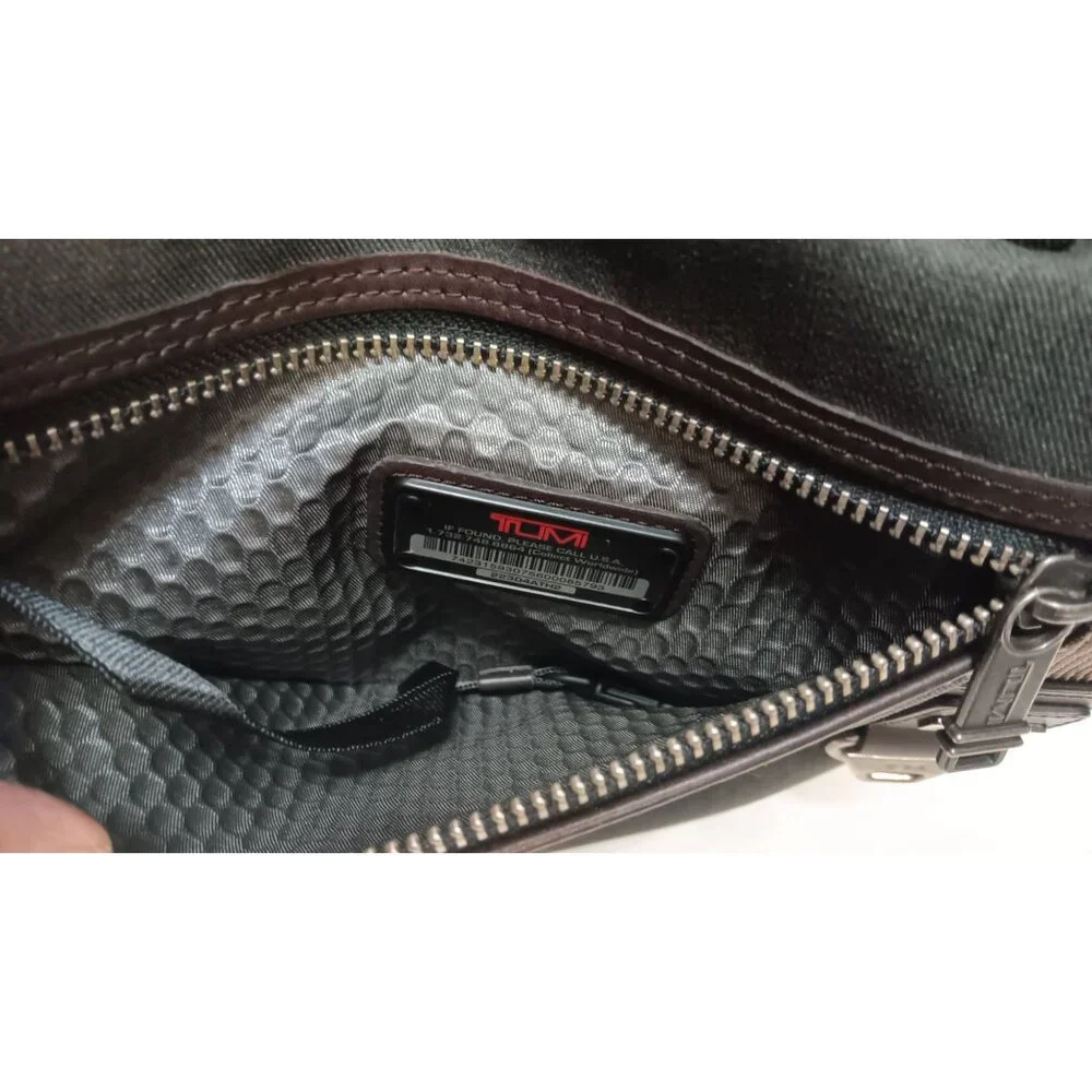 Tumi Grey Annapolis City Work Travel Lined Logo Classic Crossbody Handbag